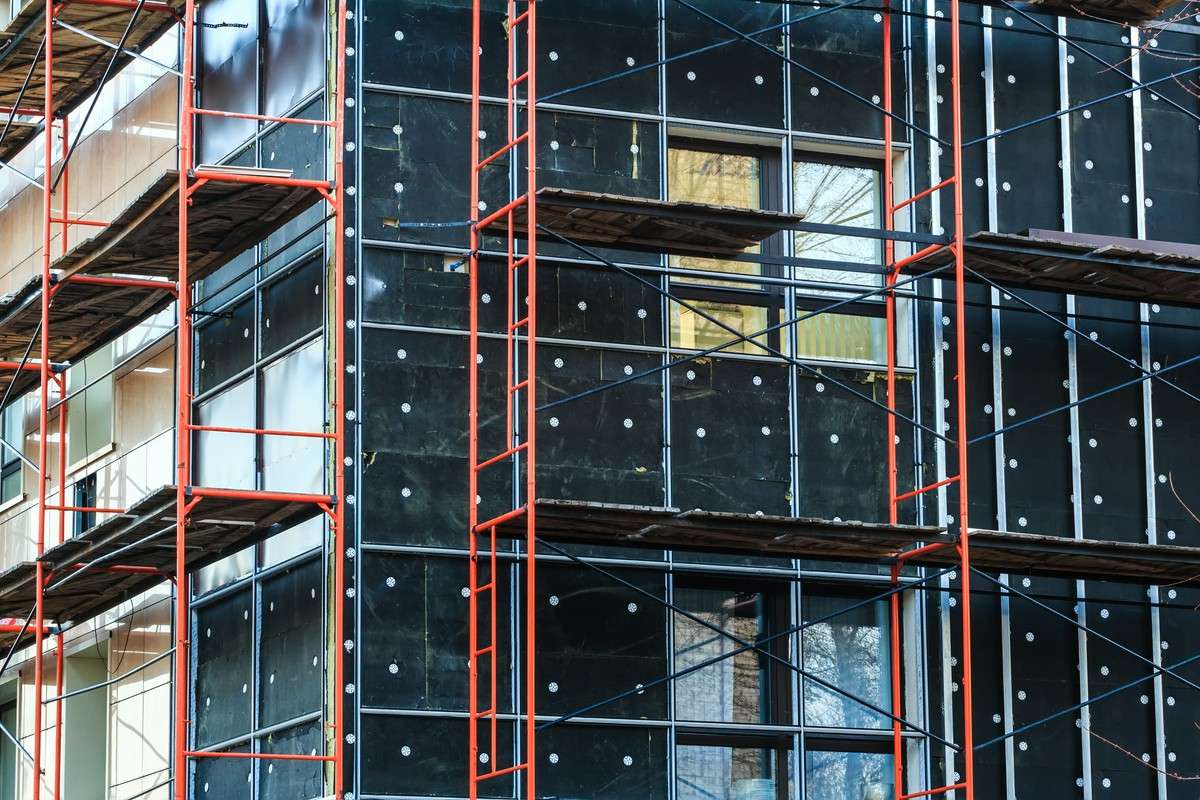 Rusztowania modułowe a ramowe – porównanie
